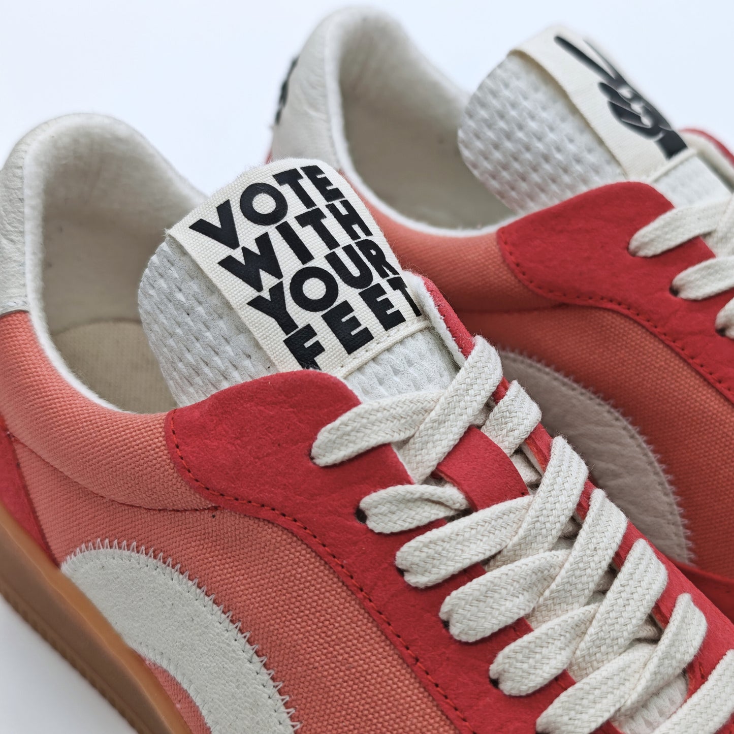 THE ‘269’ RED ROBIN